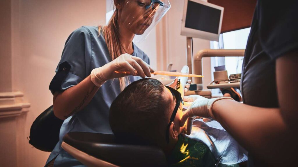 Emergency Crown Replacement Solutions You Can Trust